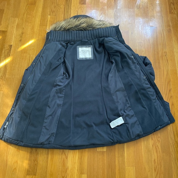 Abercrombie & Fitch down jacket - Picture 5 of 9